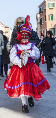 Çocuk kılığında