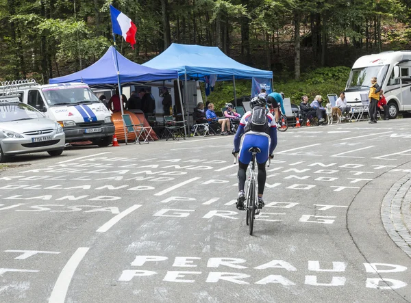 Cycliste amateur sur la route du Tour de France — Photo