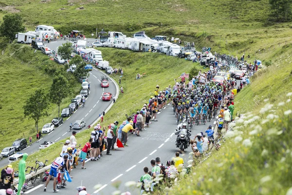 Peloton se blíží na Col de Peyresourde - Tour de France 2 — Stock fotografie