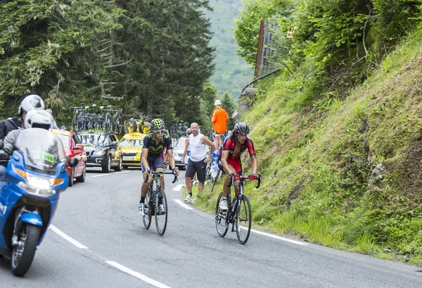 Two Cyclists on Col du Tourmalet - Tour de France 2014 — Stock Photo, Image