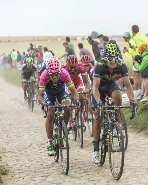 El Pelotón en una carretera empedrada - Tour de France 2015 — Foto de Stock