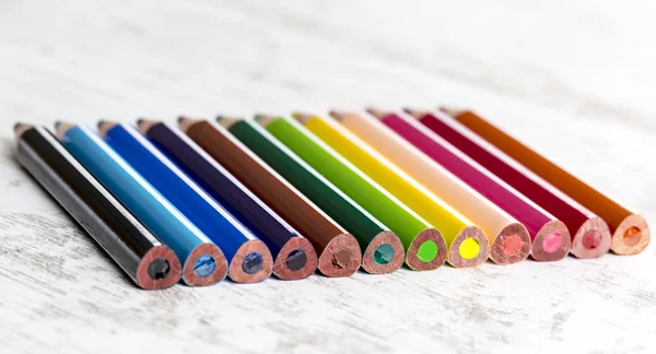 Колір рядка олівці — стокове фото