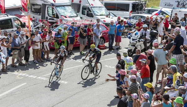 Zwei Radfahrer auf dem col du glandon - tour de france 2015 — Stockfoto