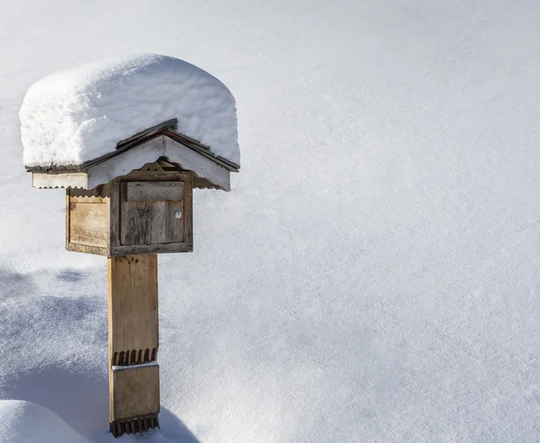 Wooden Mailbox in Winter — Stock Photo, Image