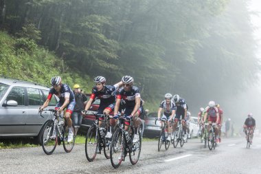 Bir Misty günde - Tour de France 2014 Peloton