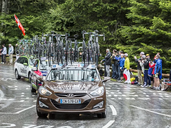 El coche del equipo AG2R-La Mondiale - Tour de France 2014 — Foto de Stock