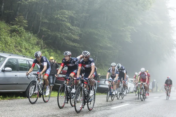 Το πλήθος σε μια μέρα Misty - Tour de France 2014 — Φωτογραφία Αρχείου