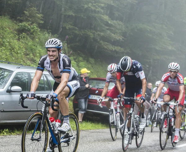 Bisikletçi Tom Dumoulin tırmanışı Col du Platzerwasel - Tour de — Stok fotoğraf