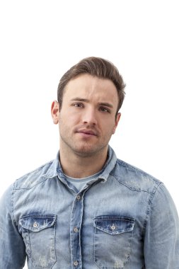 Yakışıklı bir genç sakallı adam portresi