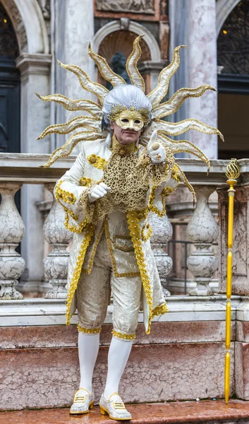 Συγκεκαλυμμένο άνθρωπος - Βενετία Καρναβάλι 2014 — Φωτογραφία Αρχείου