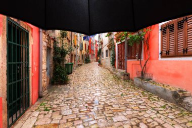 Hırvatistan 'ın Rovinj kentinde sokak.