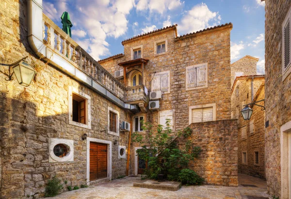 Smalle Steeg Tussen Oude Huizen Budva Montenegro — Stockfoto