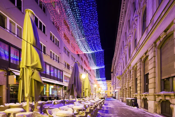 Calle decorada festiva en Zagreb. Croacia . — Foto de Stock