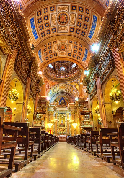 Interior da Basílica de la Merce (Nossa Senhora da Misericórdia). Barcelona. Espanha . Imagens De Bancos De Imagens Sem Royalties