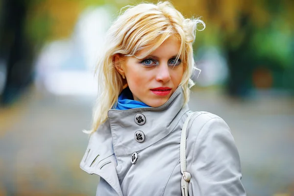 Portrait of a girl — Stock Photo, Image