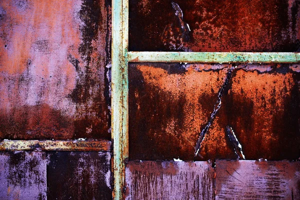 Metal oxidado con pintura vieja agrietada — Foto de Stock