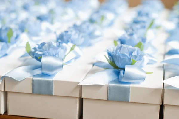 Svatební bonbonniere... Bonboniéra, krabičce. Svatební dar pro hosta — Stock fotografie