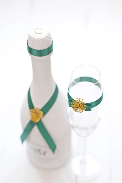 Champagne flaskor dekoration för bröllopsdag — Stockfoto