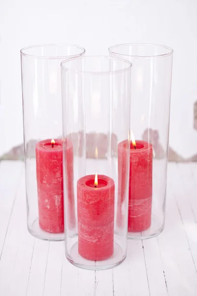 Свеча в стеклянной вазе — стоковое фото