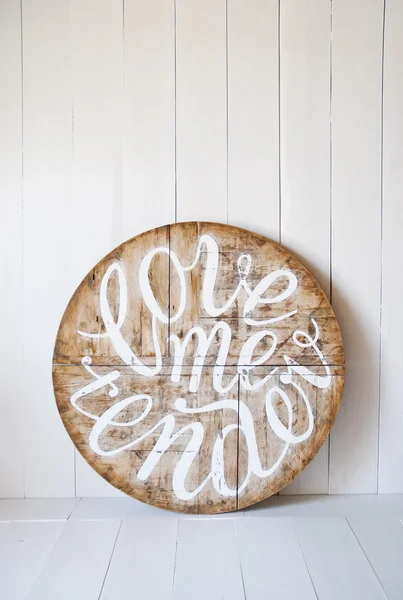 Hand drawn vintage print with hand lettering on wood board. Love me tender — Stock Photo, Image