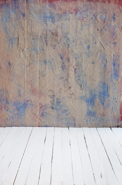 Chambre vintage intérieur avec mur de ciment de couleur et fond de plancher de bois — Photo