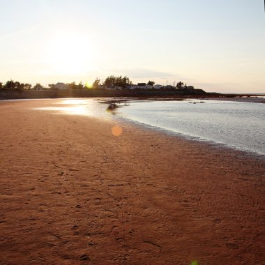 Sahilde günbatımı