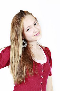 Stüdyo poz içinde genç kız