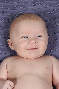 sevimli küçük bebek kız