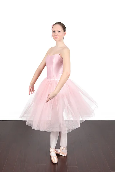 Ballerina dansen in studio — Stockfoto