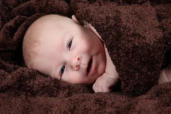 Petite fille nouveau-née — Photo