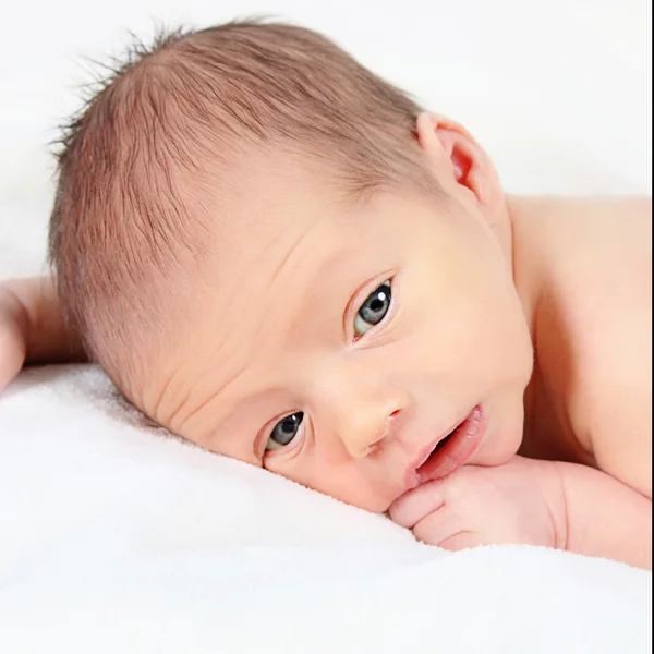 Söt newborn baby — Stockfoto