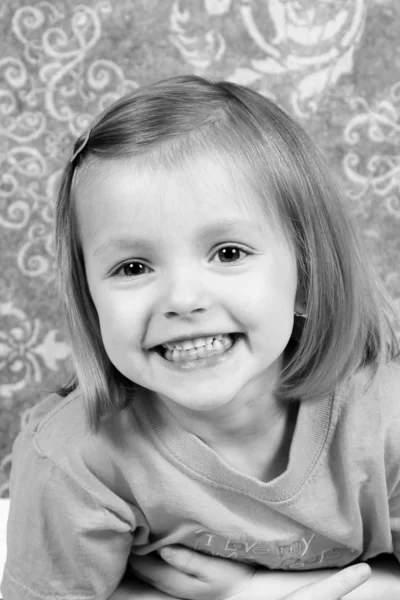 Menina sorrindo — Fotografia de Stock