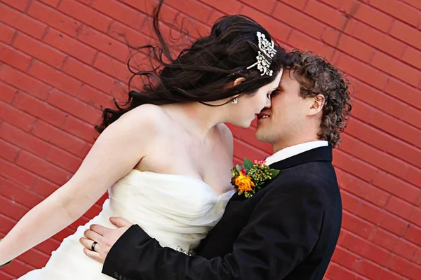 Hochzeitspaar am Hochzeitstag — Stockfoto