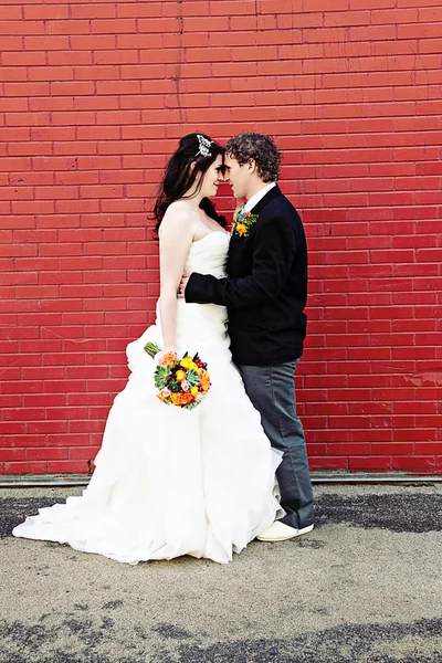 Casal de casamento no dia do casamento lá — Fotografia de Stock