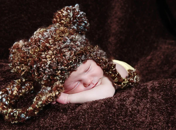 Pasgeboren babyjongen poseren — Stockfoto