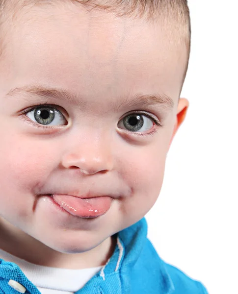 Niño posando para la cámara — Foto de Stock