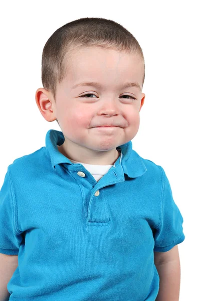 Kleine jongen poseren voor de camera — Stockfoto