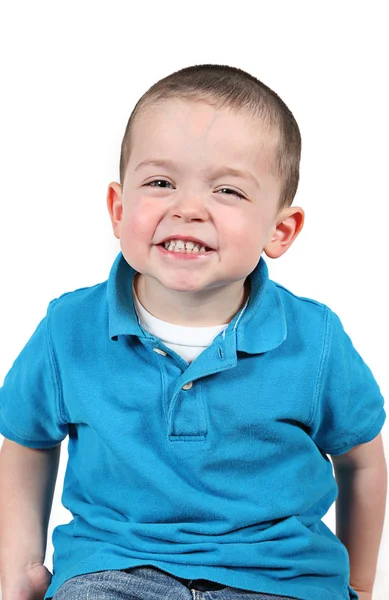 Niño posando para la cámara — Foto de Stock