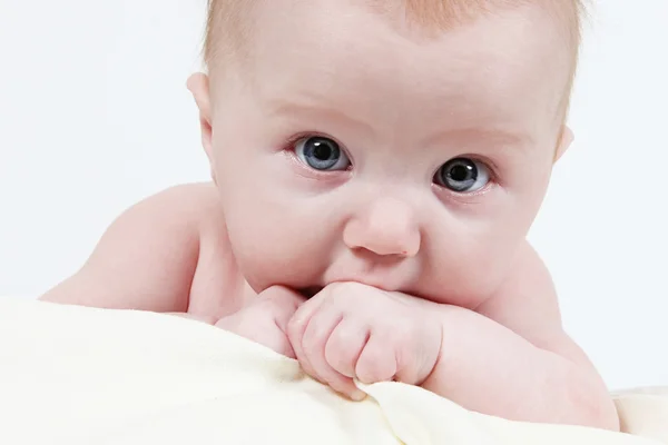 Kis baba lány fehér háttér — Stock Fotó