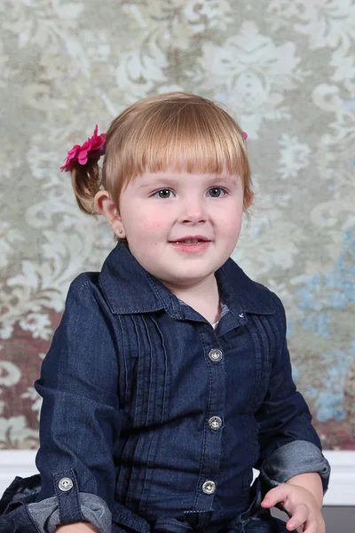 Little girl smiling — Stock Photo, Image