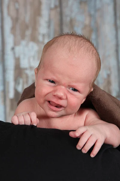 Choro de recém-nascidos — Fotografia de Stock