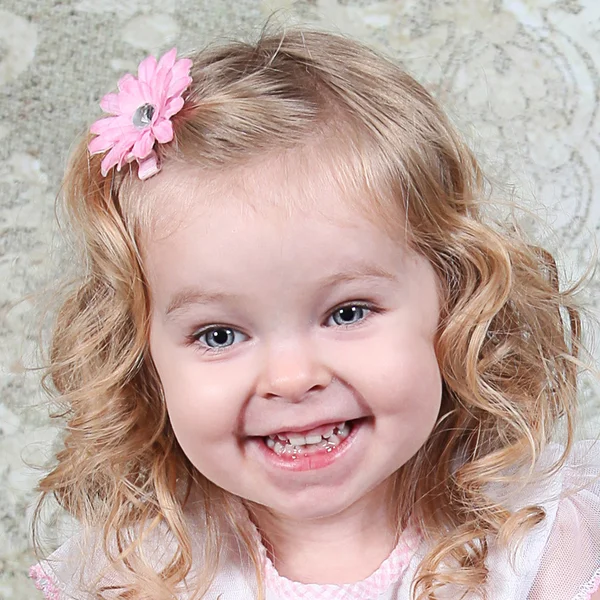 Beautiful Little Girl Posing — Stock Photo, Image