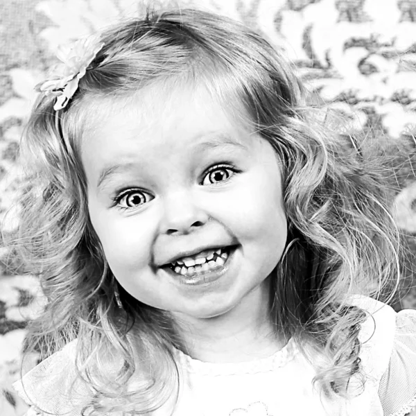 Beautiful Little Girl Posing — Stock Photo, Image