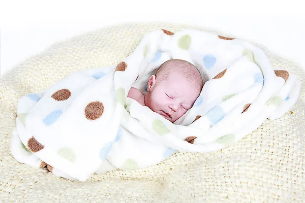 Newborn Baby sleeping in blanket — Stock Photo, Image