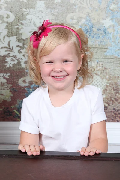 Little Girl Posing in Studio — Stock Photo, Image
