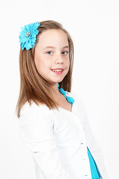 Menina vestindo vestido no estúdio — Fotografia de Stock