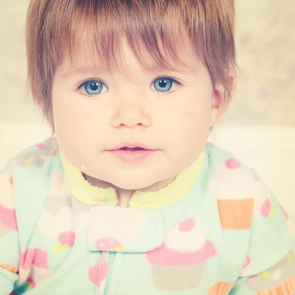 Adorável bebê menina — Fotografia de Stock