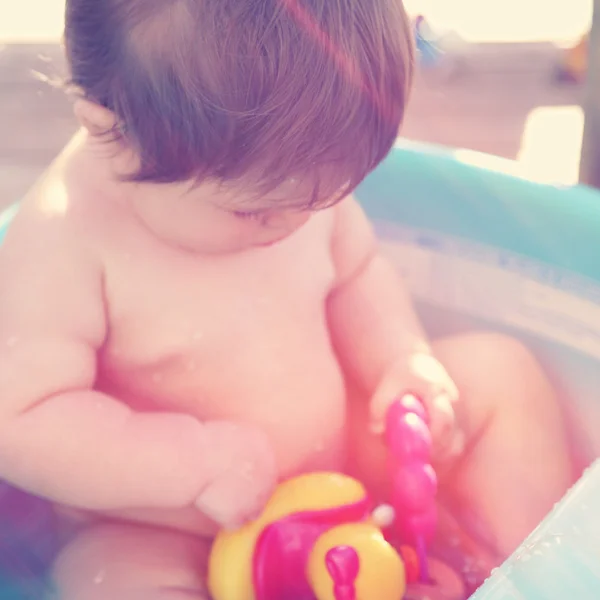 Μωρό στην μπανιέρα — Φωτογραφία Αρχείου