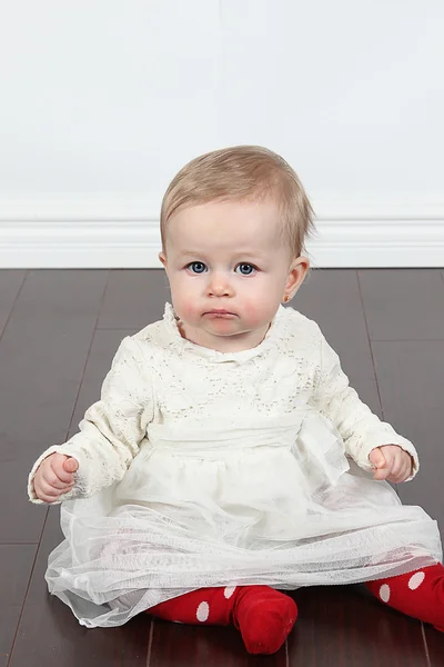 Little girl wearing white dress — Stock Photo, Image