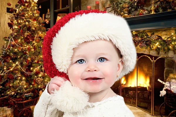 Menina no chapéu de Papai Noel — Fotografia de Stock